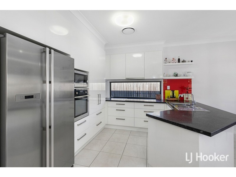 24 Frank Street, Thorneside QLD 4158