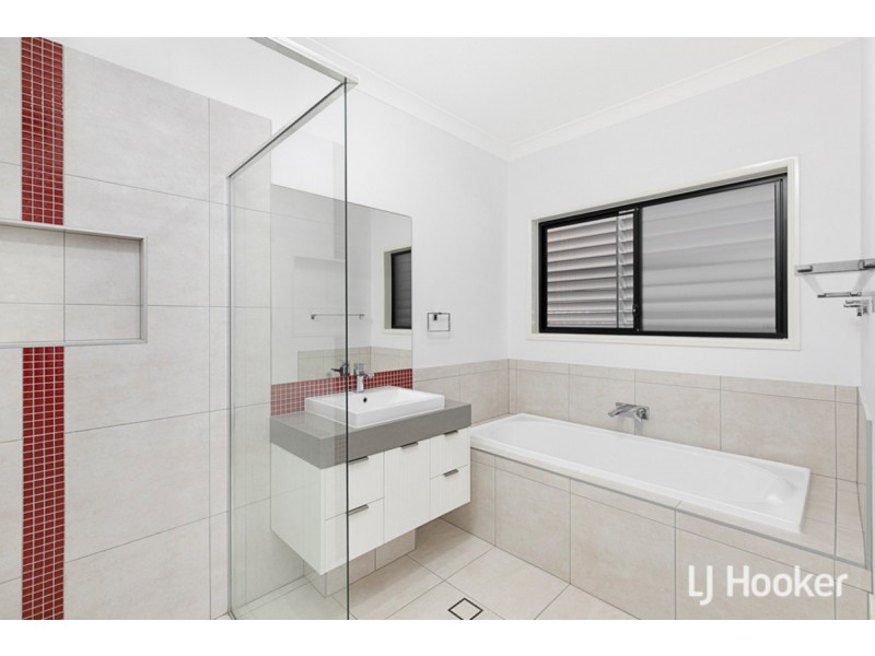 24 Frank Street, Thorneside QLD 4158