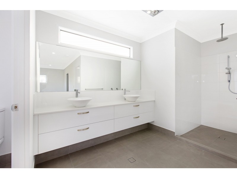 53 Albert Street, Ormiston QLD 4160