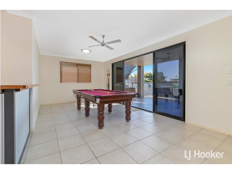 5 Bribie Close, Redland Bay QLD 4165