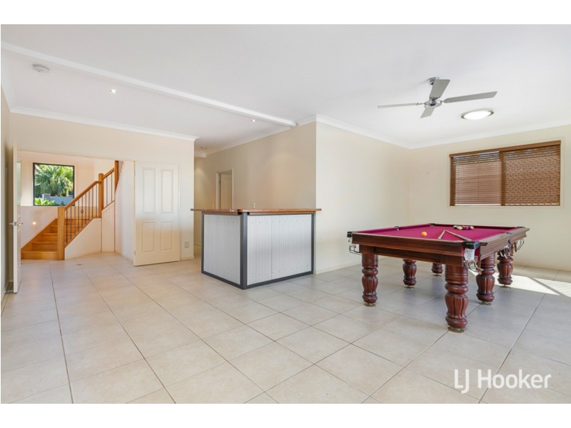 5 Bribie Close, Redland Bay QLD 4165