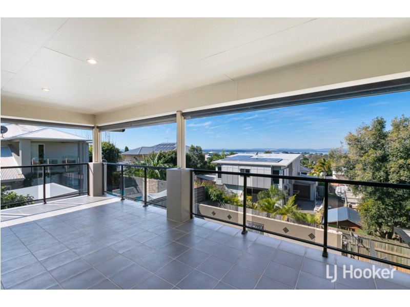 5 Bribie Close, Redland Bay QLD 4165