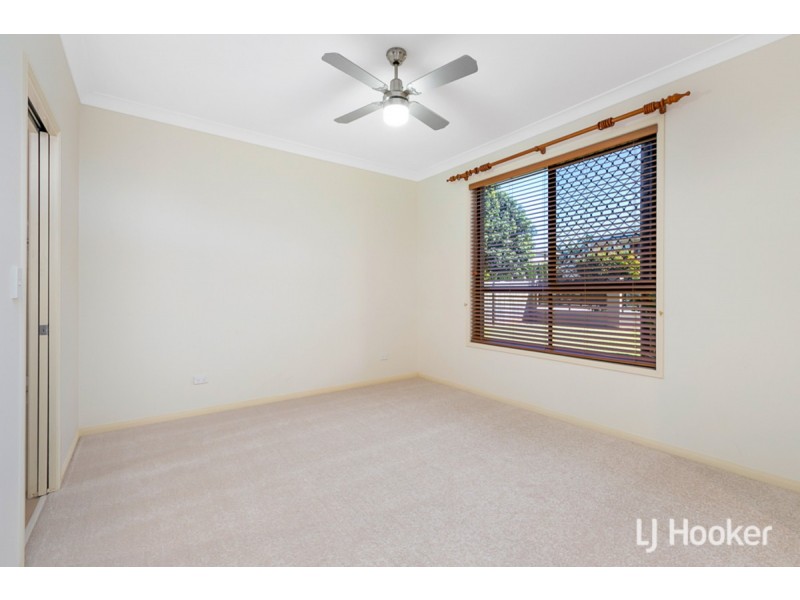 5 Bribie Close, Redland Bay QLD 4165