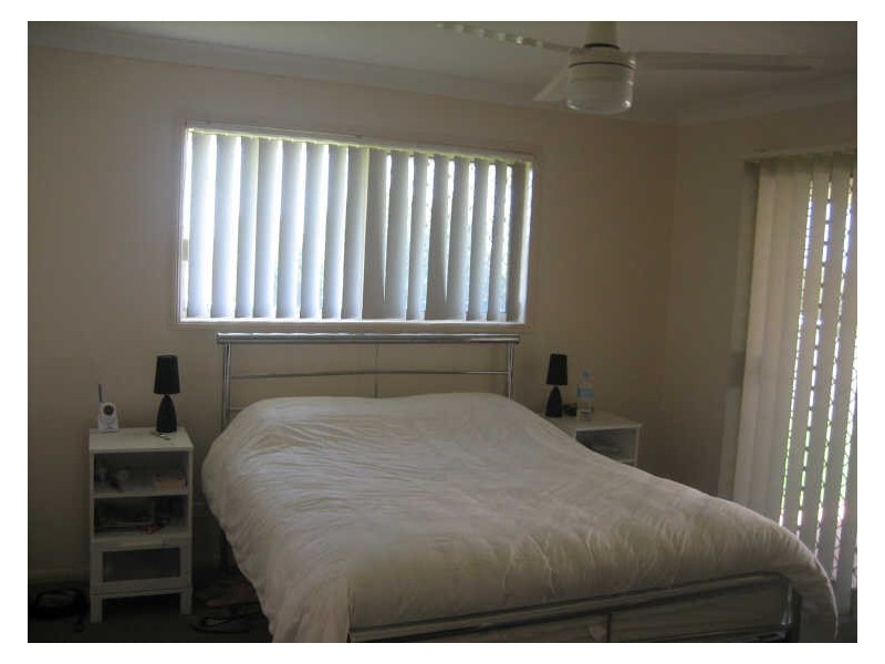 8 Daydream Street, Redland Bay QLD 4165