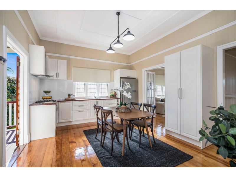 1081 Logan Road, Holland Park West QLD 4121