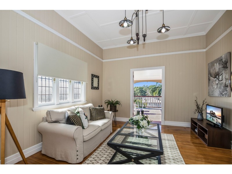 1081 Logan Road, Holland Park West QLD 4121