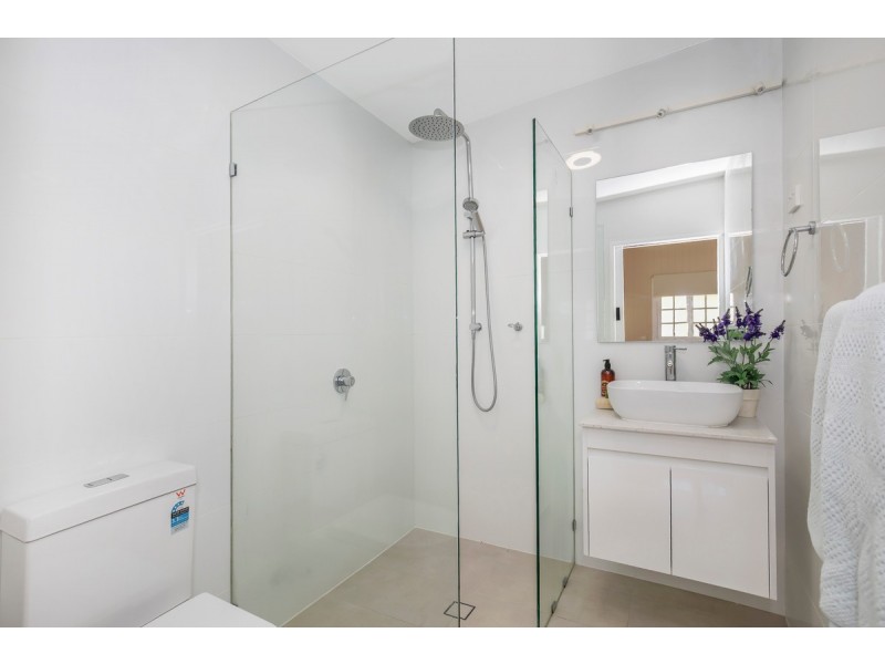 1081 Logan Road, Holland Park West QLD 4121