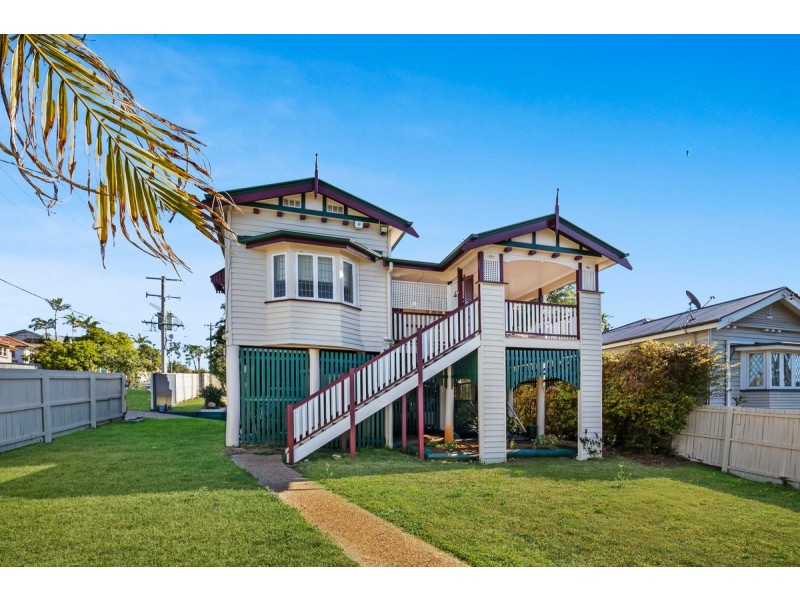 1081 Logan Road, Holland Park West QLD 4121