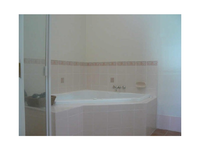 1 Wilohurst Drive, Redland Bay QLD 4165