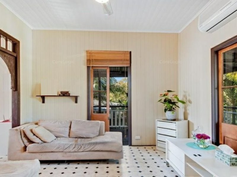 25 Charles Street, Birkdale QLD 4159