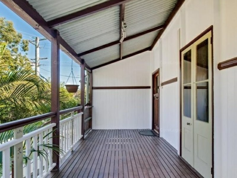 25 Charles Street, Birkdale QLD 4159