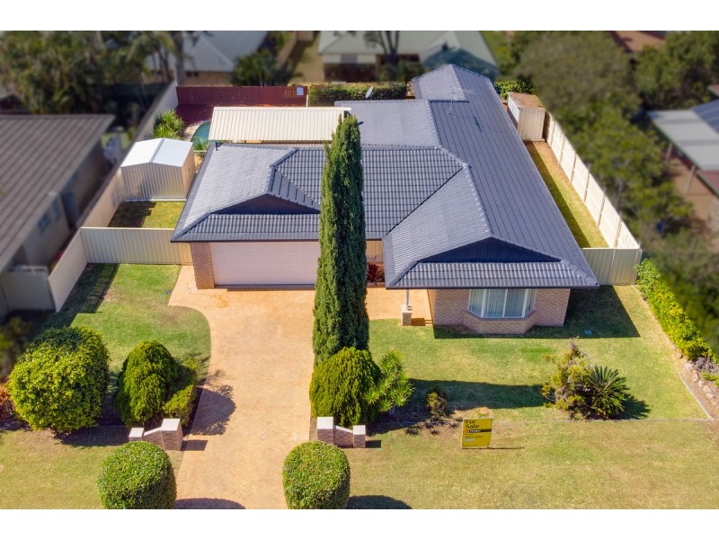 62 Clive Road, Birkdale QLD 4159