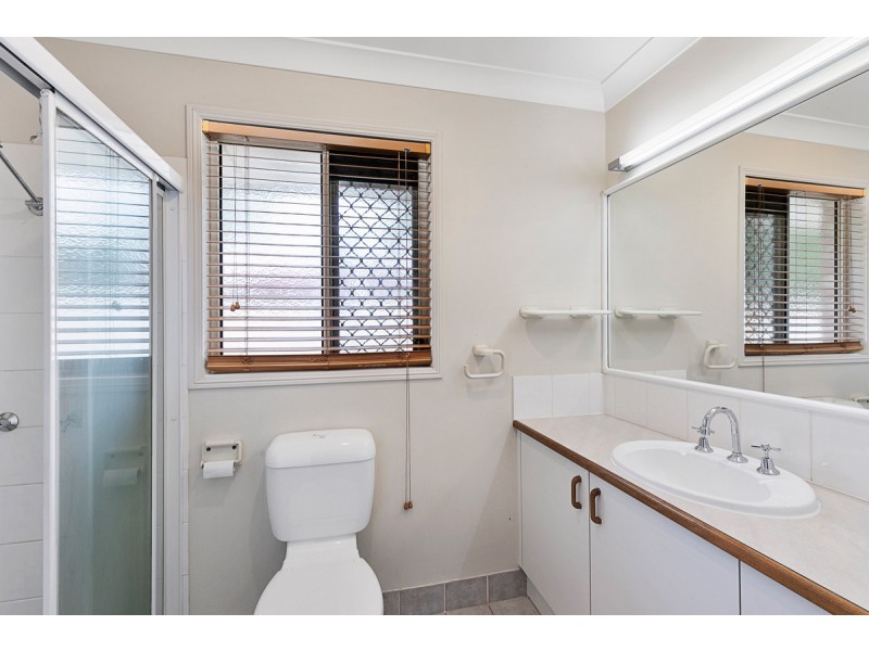 62 Clive Road, Birkdale QLD 4159