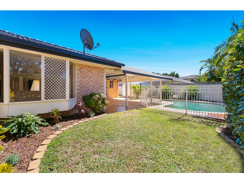 62 Clive Road, Birkdale QLD 4159