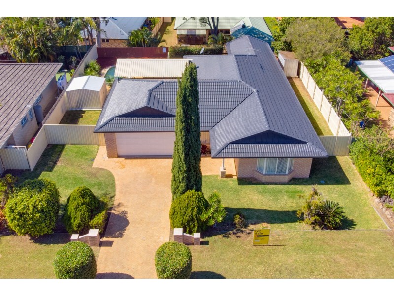 62 Clive Road, Birkdale QLD 4159