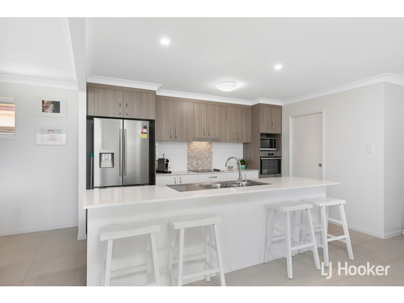 4 Isla Avenue, Redland Bay QLD 4165