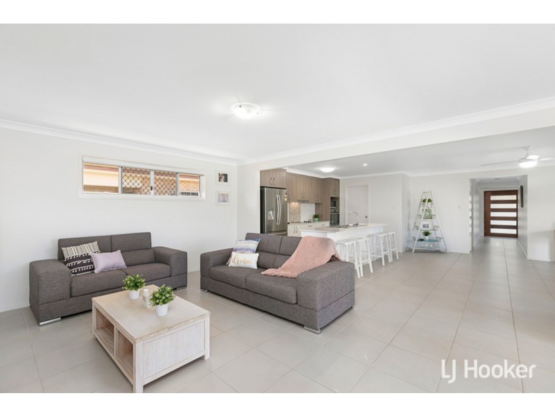 4 Isla Avenue, Redland Bay QLD 4165
