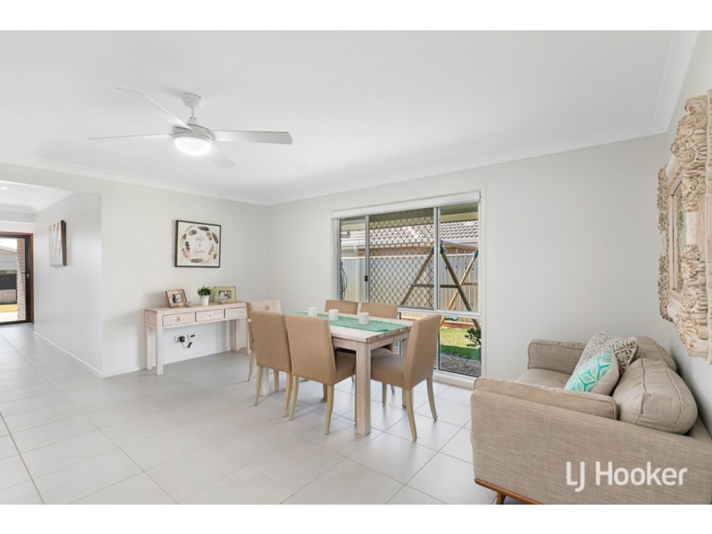 4 Isla Avenue, Redland Bay QLD 4165