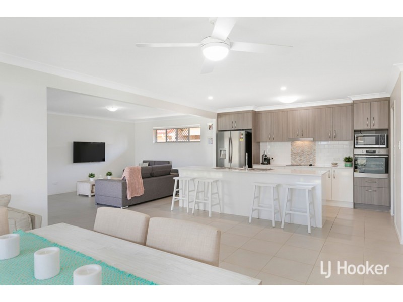 4 Isla Avenue, Redland Bay QLD 4165