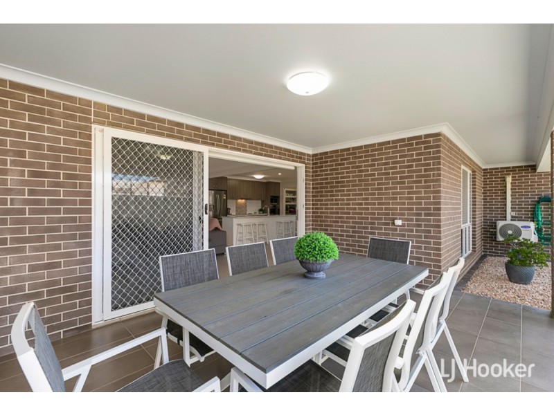 4 Isla Avenue, Redland Bay QLD 4165