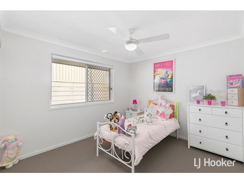 4 Isla Avenue, Redland Bay QLD 4165