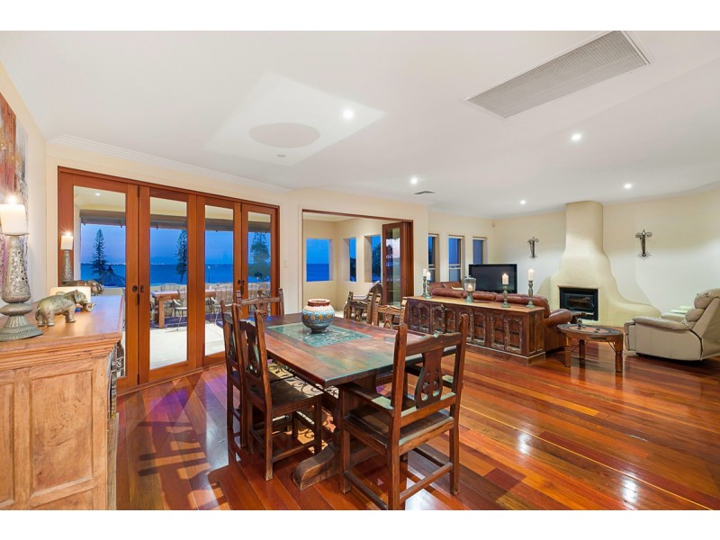 35 Raby Bay Boulevard, Raby Bay QLD 4163