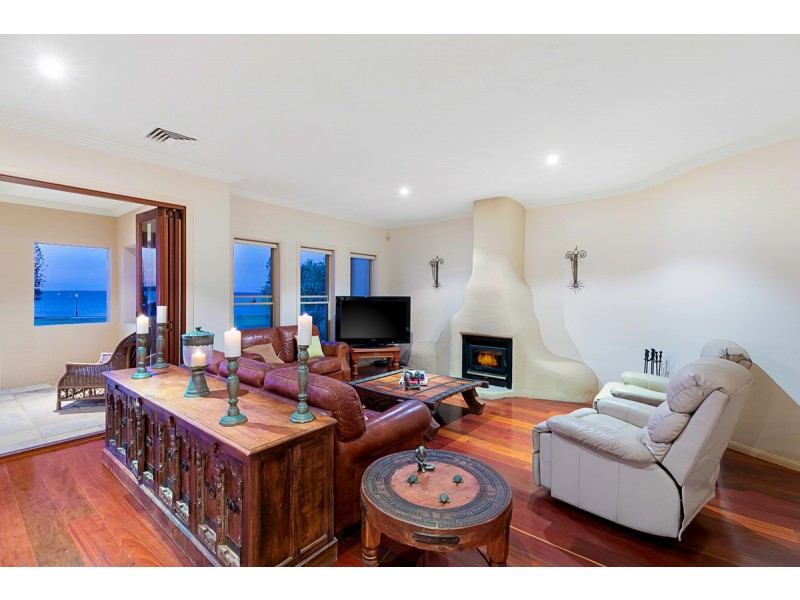 35 Raby Bay Boulevard, Raby Bay QLD 4163