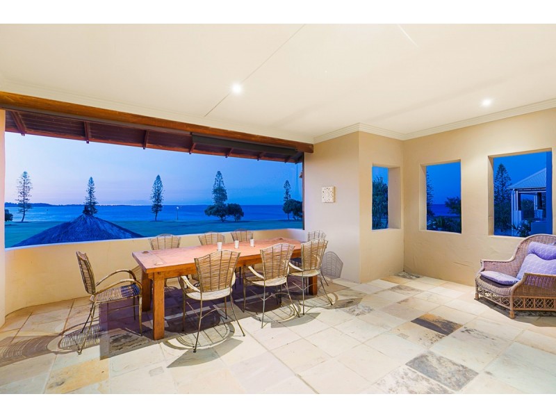 35 Raby Bay Boulevard, Raby Bay QLD 4163