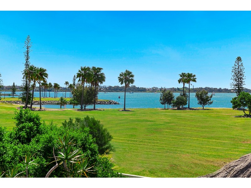 35 Raby Bay Boulevard, Raby Bay QLD 4163