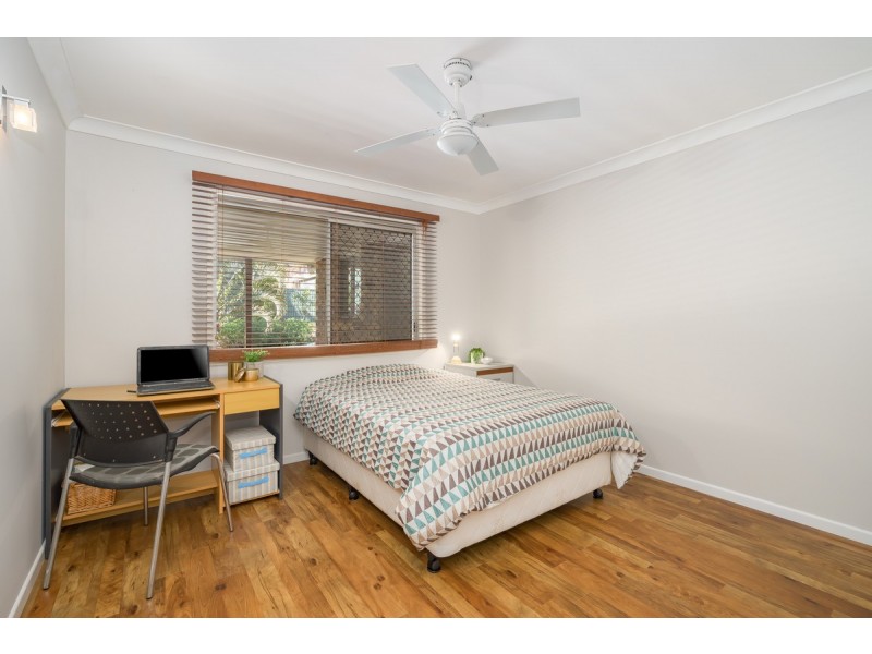 8 Sharven Avenue, Cleveland QLD 4163