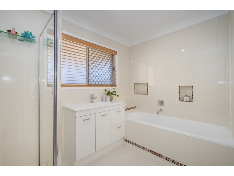 8 Sharven Avenue, Cleveland QLD 4163