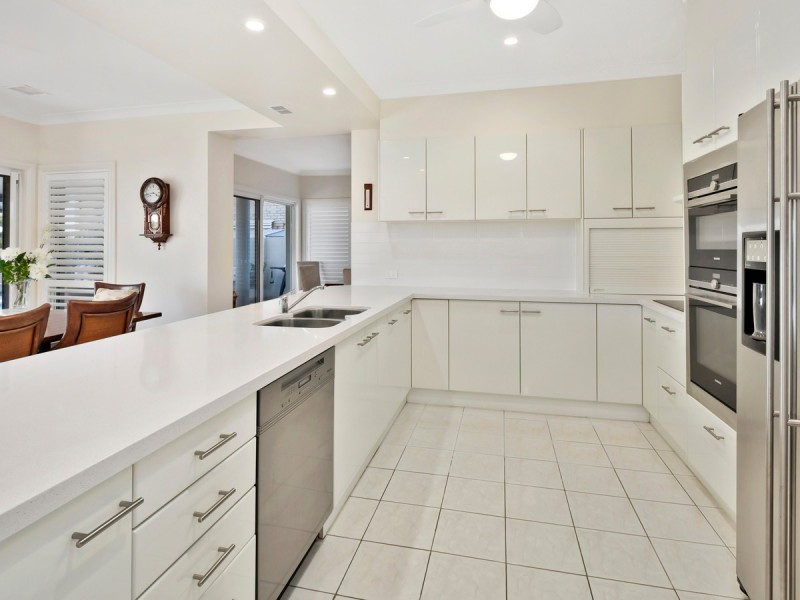 16 Seacrest Court, Raby Bay QLD 4163