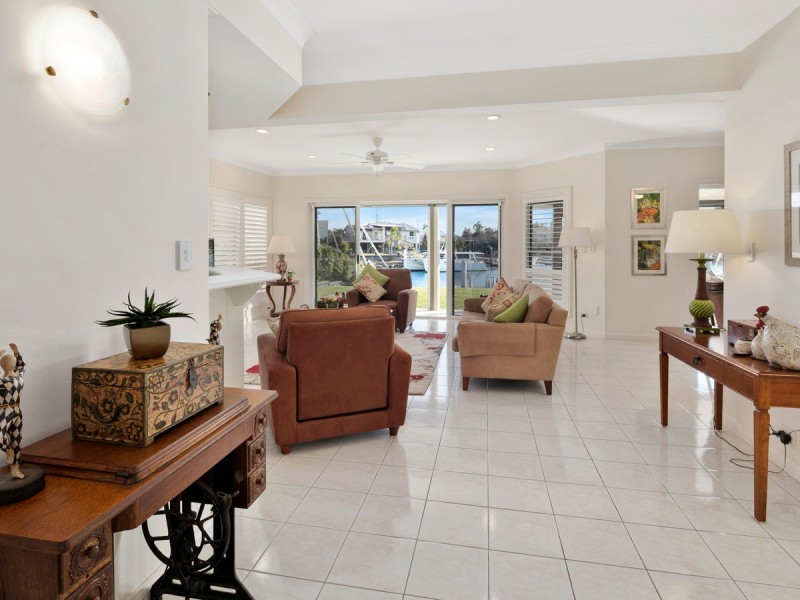 16 Seacrest Court, Raby Bay QLD 4163