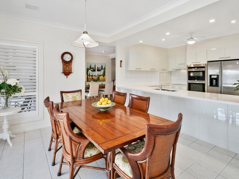 16 Seacrest Court, Raby Bay QLD 4163