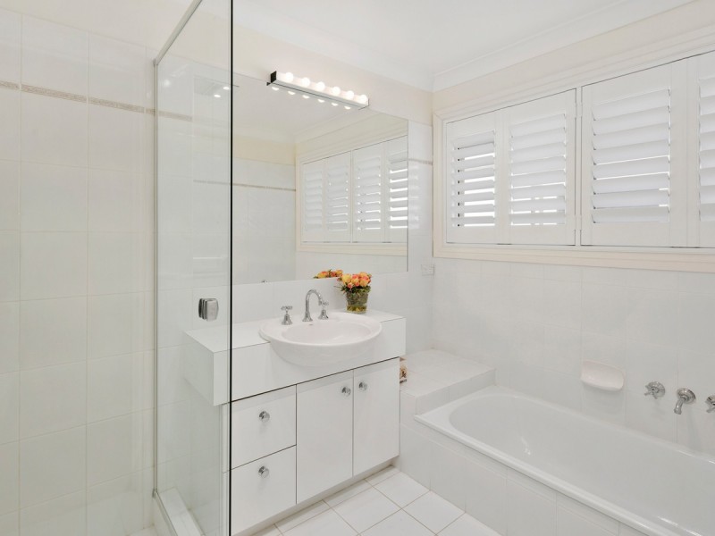 16 Seacrest Court, Raby Bay QLD 4163