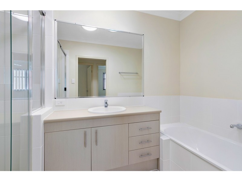 16 Gilchrist Street, Wellington Point QLD 4160