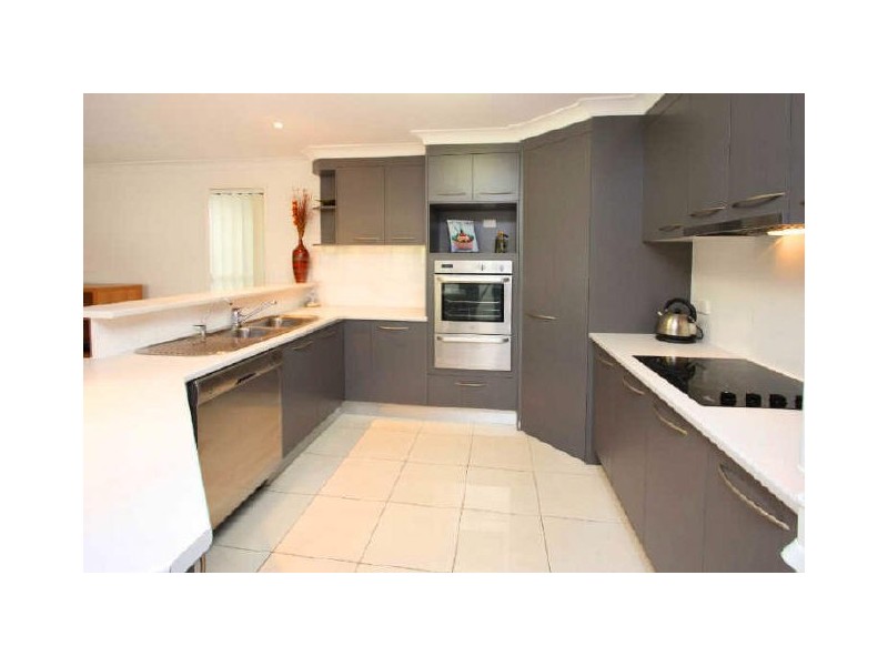 19 Rose Street, Ormiston QLD 4160