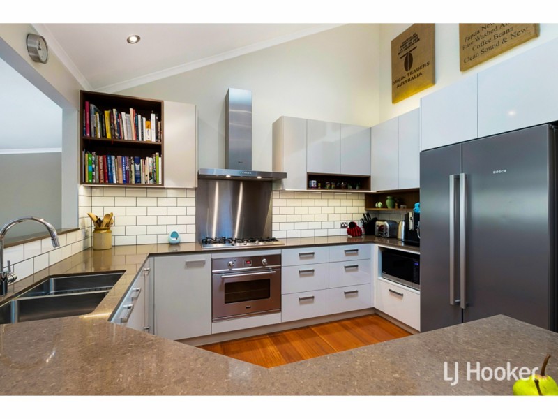 20 Grevillea Street, Redland Bay QLD 4165