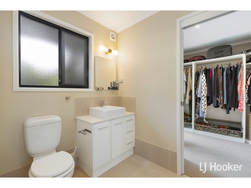 20 Grevillea Street, Redland Bay QLD 4165