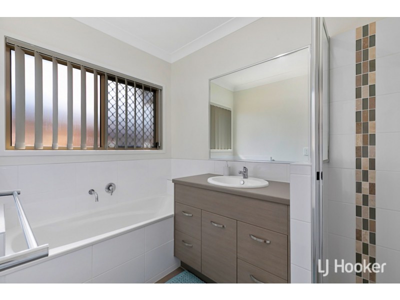 35 Bell Street, Ormiston QLD 4160