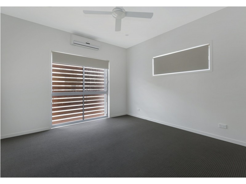 8 Birdie Place, Carbrook QLD 4130