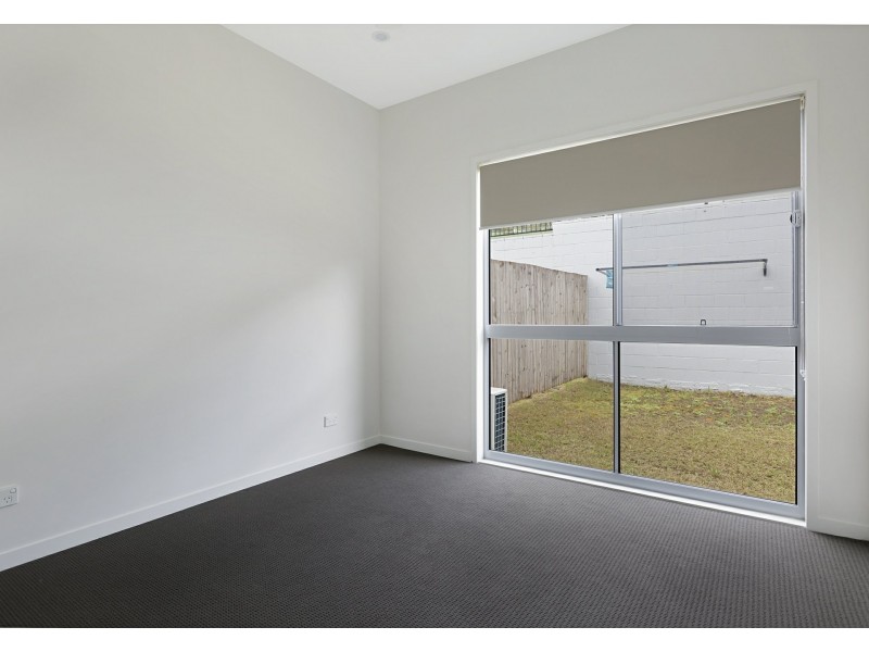 8 Birdie Place, Carbrook QLD 4130