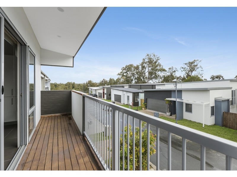 8 Birdie Place, Carbrook QLD 4130