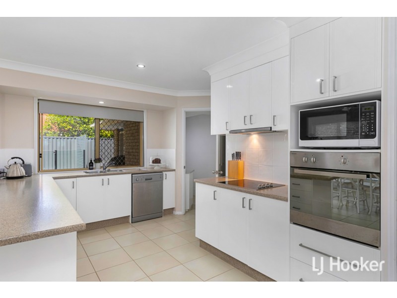12 Sunningdale Drive, Redland Bay QLD 4165