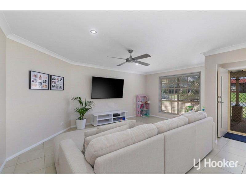 12 Sunningdale Drive, Redland Bay QLD 4165