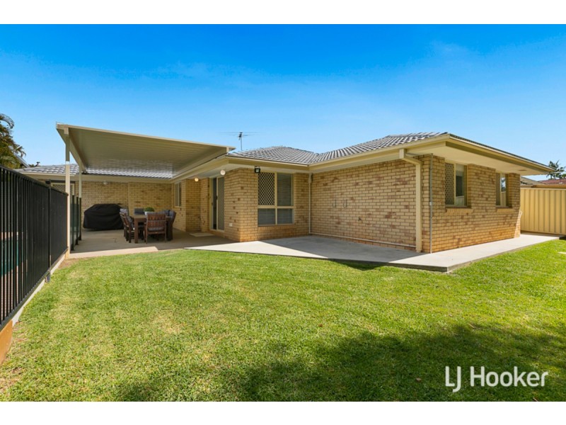 12 Sunningdale Drive, Redland Bay QLD 4165