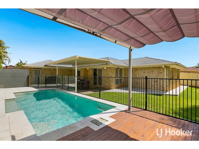 12 Sunningdale Drive, Redland Bay QLD 4165