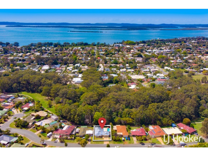 12 Sunningdale Drive, Redland Bay QLD 4165