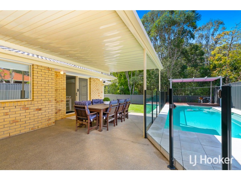 12 Sunningdale Drive, Redland Bay QLD 4165