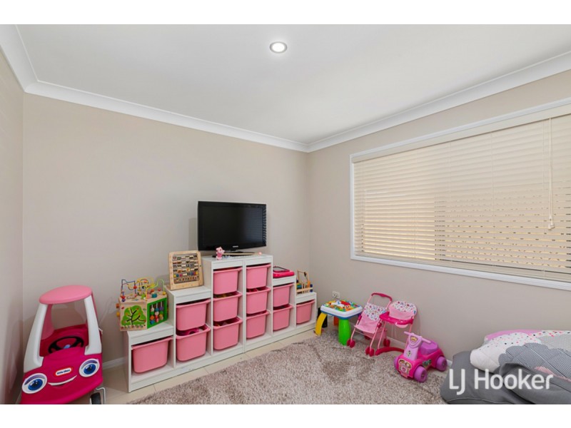 12 Sunningdale Drive, Redland Bay QLD 4165